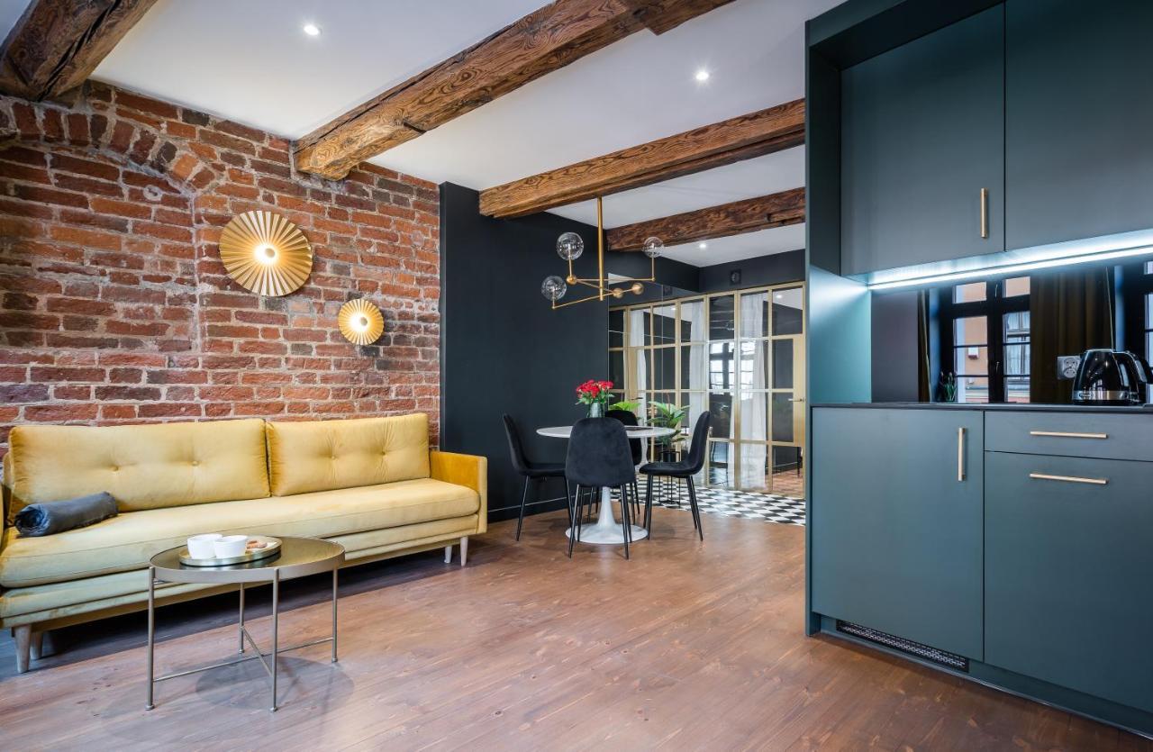Apartment 1555 Iii *
